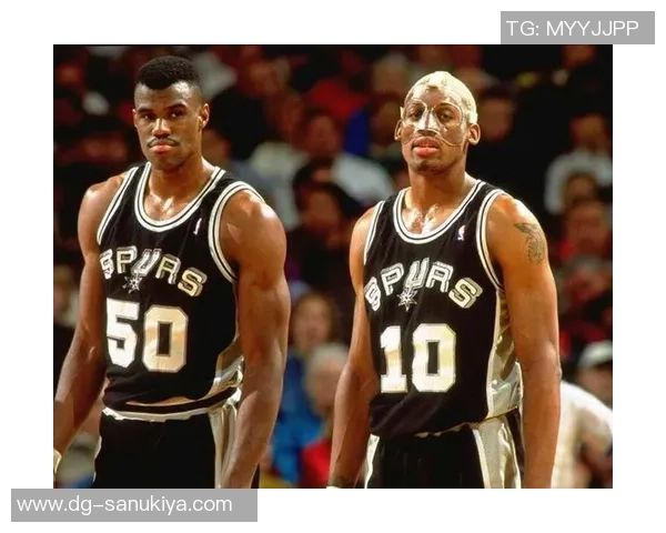 大卫罗宾逊：从绿茵场到人生巅峰的传奇旅程与荣耀时刻